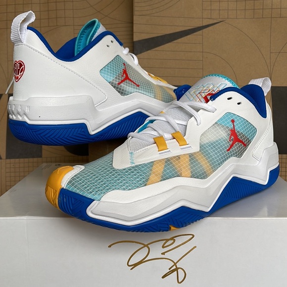 Jordan Other - Jordan One Take 4
Basketball Shoes
White/Lagoon Pulse/Gold/ Chile Red
DO7193-164